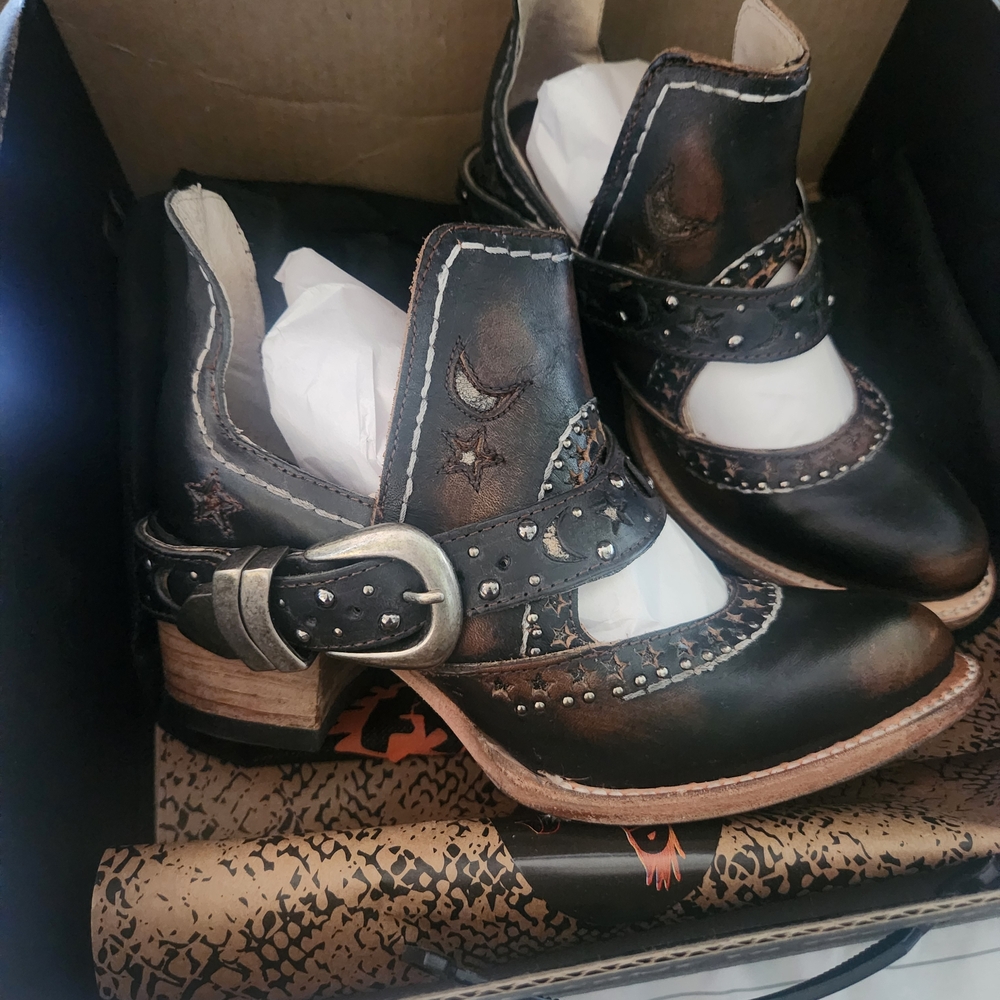 Freebird Stardom (Test Shoes) Size 5